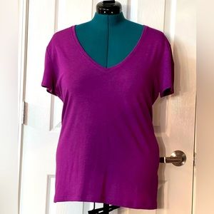 Banana Republic Timelessh Tee T-shirt V-neck Purple, Women’s Size: L